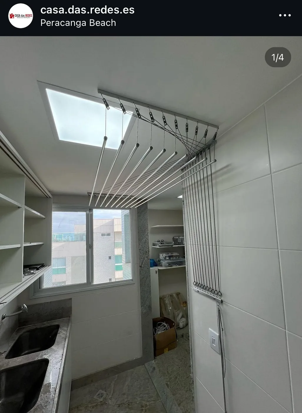 Varal de teto instalado em lavanderia
